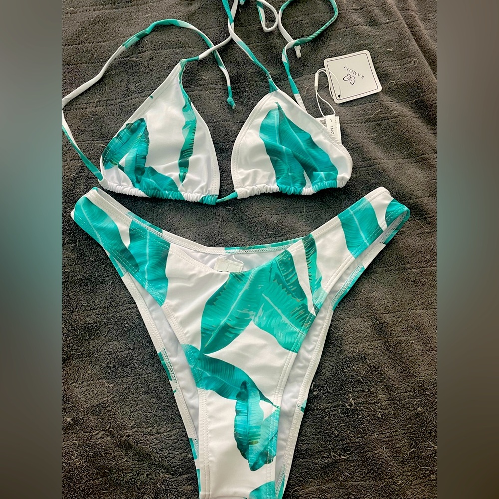 NWT Kamoni Palm Print White String Bikini